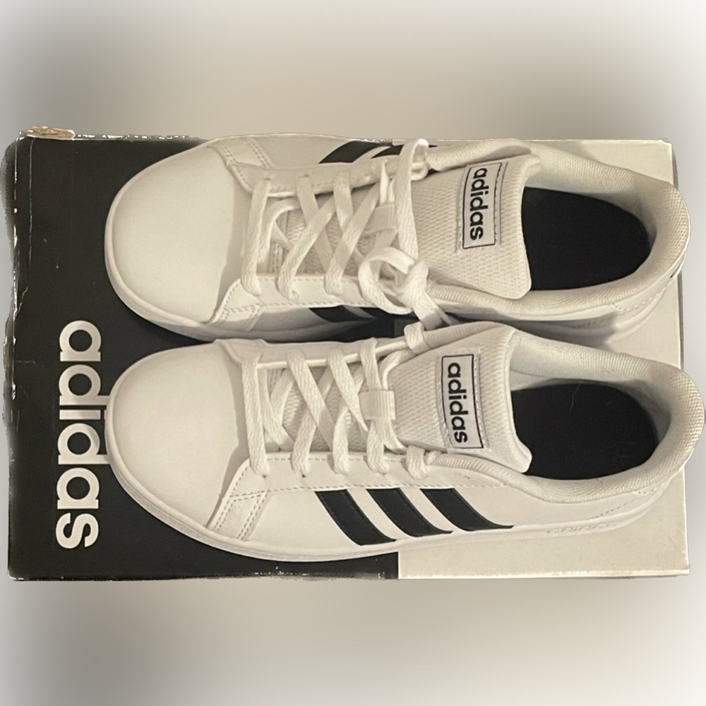 Adidas Grand Court K Sneakers ~ Big Kids Size 2